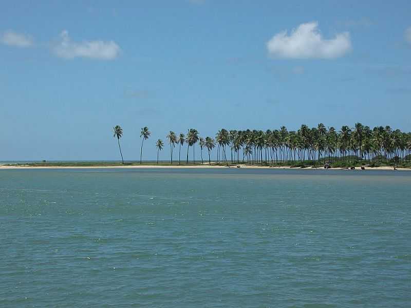 BARRA DO JACUIPE-BA-ENCONTRO DO RIO E O MAR-FOTO:PETERSON CUNHA - BARRA DO JACUPE - BA