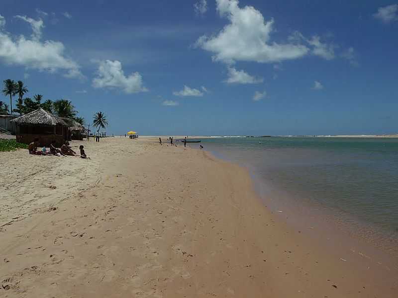 BARRA DO JACUIPE-BA-PRAIA NO RIO JACUPE-FOTO:PETERSON CUNHA - BARRA DO JACUPE - BA