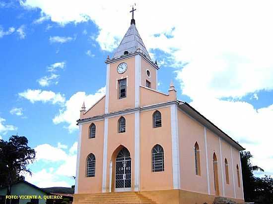 MATRIZ DE N.SRA.DO CARMO EM SERRA DA SAUDADE-MG-FOTO:VICENTE A. QUEIROZ - SERRA DA SAUDADE - MG