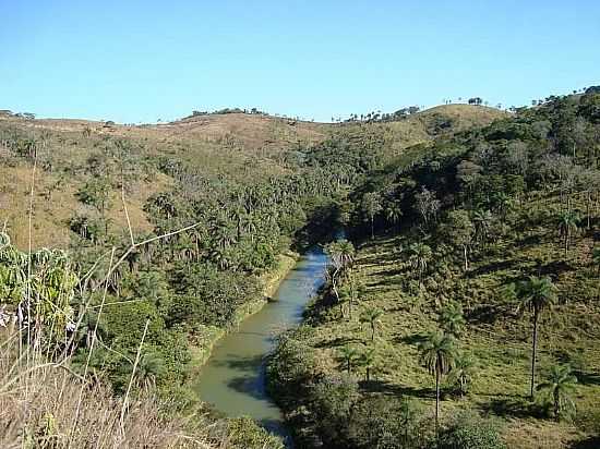 RIO INDAI EM SERRA DA SAUDADE-MG-FOTO:ALTOABAETE - SERRA DA SAUDADE - MG