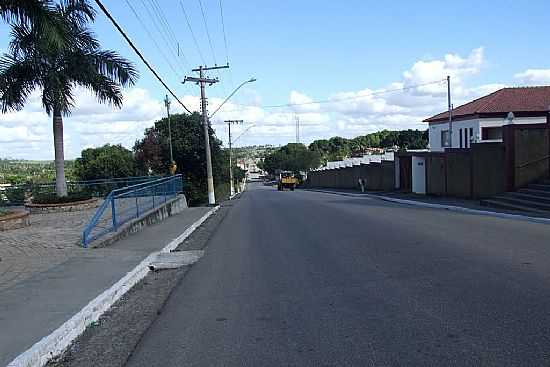 SERRA DOS AIMORS-MG-AVENIDA SO FRANCISCO-FOTO:CARLOS ROBERTO ROCHA SANTANA - SERRA DOS AIMORS - MG