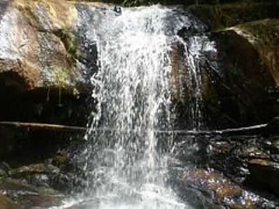 CACHOEIRA-FOTO:LUISFGODOI - SERRA DOS LEMES - MG