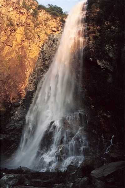 CACHOEIRA DO SERRADO
POR EDUARDO GOMES - SERRA NOVA - MG