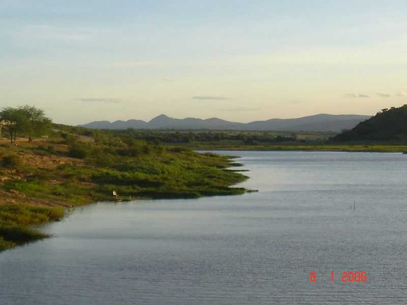 BARRA DO MENDES-BA-O RIO E A SERRA-FOTO:EWERTON MATOS - BARRA DO MENDES - BA