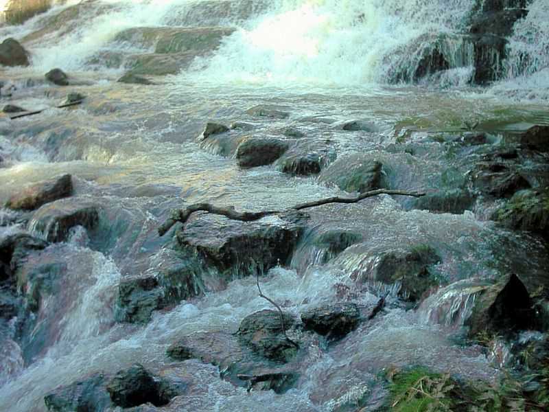 SERRANIA-MG-CACHOEIRA DA MATA-FOTO:VINICIUSCOSTA - SERRANIA - MG