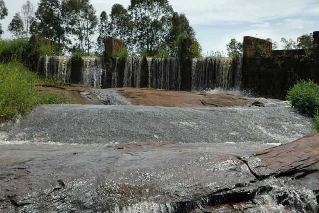 CACHOEIRA. POR OTVIO NUNES - SERRANIA - MG