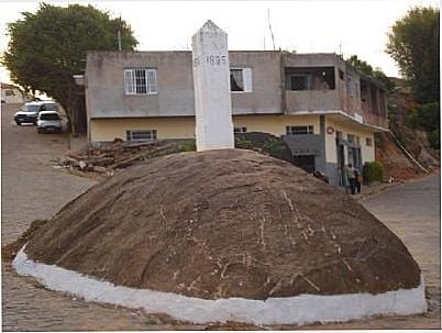  POR PALOMA MARTINS - SERRANOS - MG