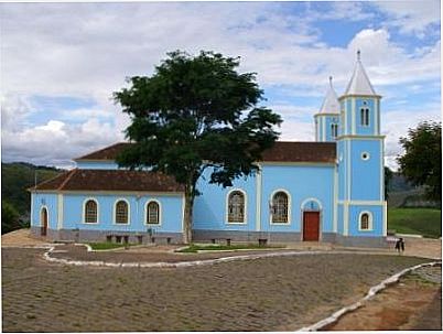 VISO LATERAL DA IGREJA  , POR CARLOS COSTA - SERRANOS - MG