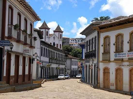 RUA ESTREITA DE SERRO-FOTO:JOSE GUSTAVO A. MURT - SERRO - MG