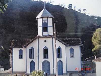 IGREJA DE SANTANA-FOTO:ROTIZEN L REGGIANI  - SETE CACHOEIRAS - MG