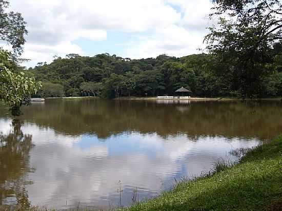 SETE LAGOAS-MG-LAGOA NO PARQUE DA CASCATA-FOTO:JAIRO NUNES FERREIRA - SETE LAGOAS - MG