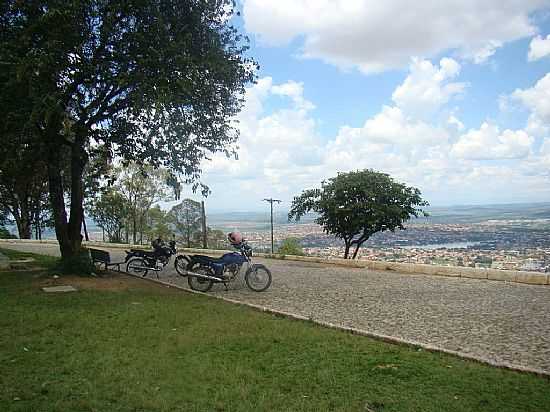 SETE LAGOAS-MG-SERRA DE SANTA HELENA COM VISTA DA CIDADE-FOTO:JAIRO NUNES FERREIRA - SETE LAGOAS - MG