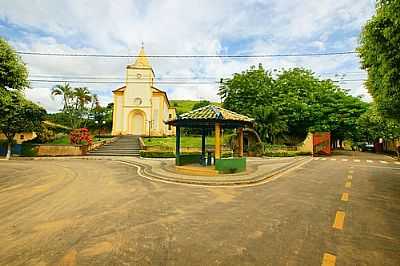 PRAA E IGREJA SO JOS-FOTO:SGTRANGEL  - SILVEIRA CARVALHO - MG