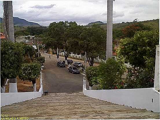 VISTA DA PRAA  PARTIR DA ESCADARIA DA IGREJA EM SOBRAL PINTO-FOTO:RAYMUNDO P NETTO - SOBRAL PINTO - MG