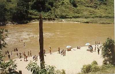 PRAIA E CACHOEIRA-FOTO:WELIVAULT  - TABAJARA - MG