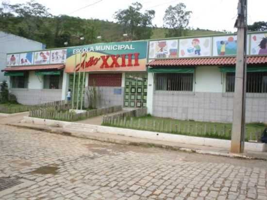 ESCOLA MUNICIPAL JOO XXIII, POR CLUDIO NETTO - TABULEIRO - MG