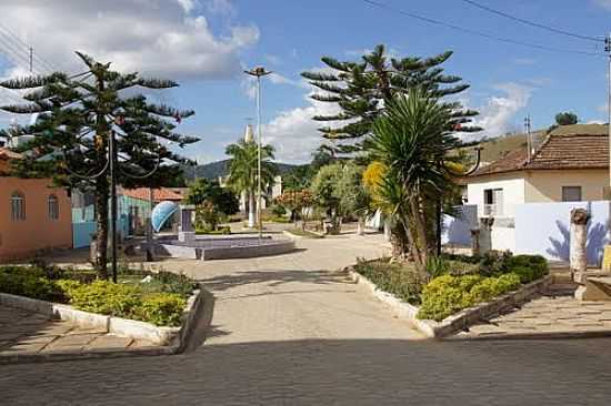 PRAA CENTRAL DE TAPARUBA-FOTO:ELPDIO JUSTINO DE A - TAPARUBA - MG