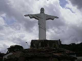 IMAGEM DA ESTATUA DO CRISTO REDENTOR NA PRAA/ CENTRO DA CIDADE , POR NEIDE - TAQUARAU DE MINAS - MG