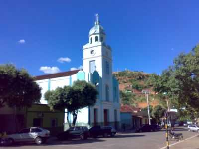 IGREJA CATOLICA NA AREA CENTRAL DE TARUMIRIM , POR WILSON VAZ GV - TARUMIRIM - MG