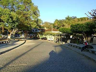 RUA DA CIDADE-FOTO:ZEQUINHA8  - TEBAS - MG