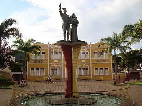 MONUMENTO AOS IMIGRANTES ALEMES-FOTO:ALFA SONORIZAO - TEFILO OTONI - MG