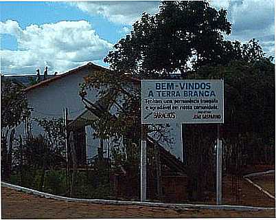 ENTRADA DA CIDADE-FOTO:MIRO BILHARVAS  - TERRA BRANCA - MG