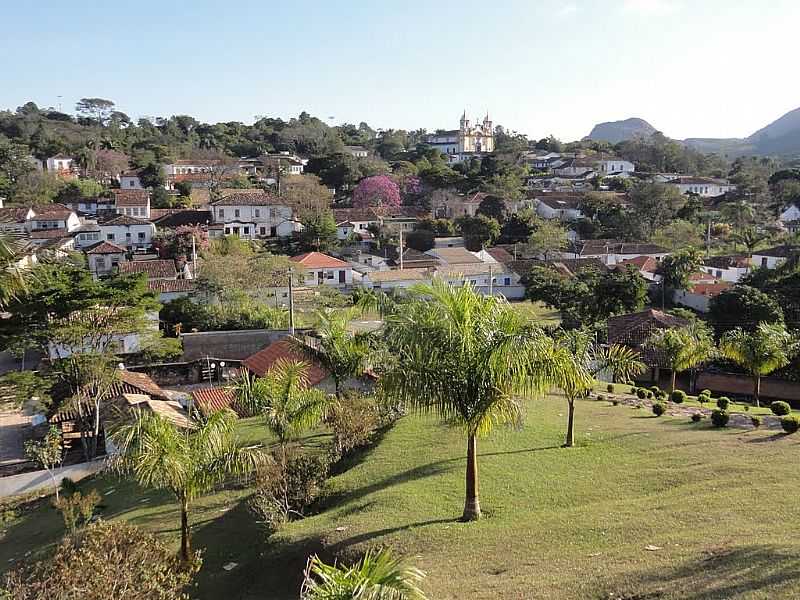 TIRADENTES-MG-VISTA PARCIAL DA CIDADE-FOTO:PAULO YUJI TAKARADA - TIRADENTES - MG