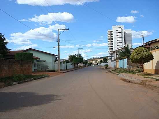 RUA DE BARREIRAS-FOTO:CERRADO - BARREIRAS - BA