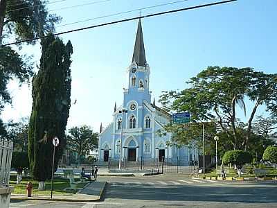 IGREJA MATRIZ DA SAGRA
DA FAMILIA FOTO POR ALTEMIRO OLINTO CRISTO - TRS CORAES - MG