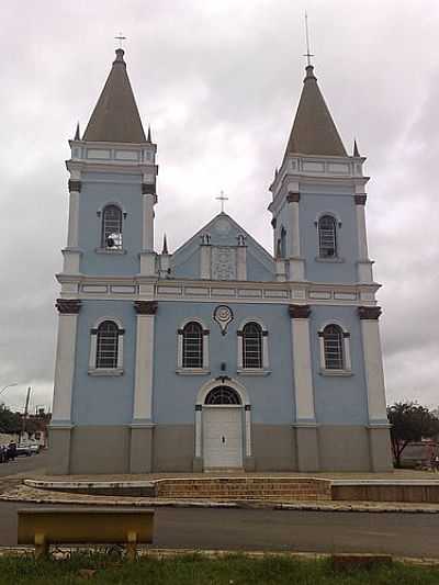 IGREJA EM TRS PONTAS, POR CLEBICAR. - TRS PONTAS - MG