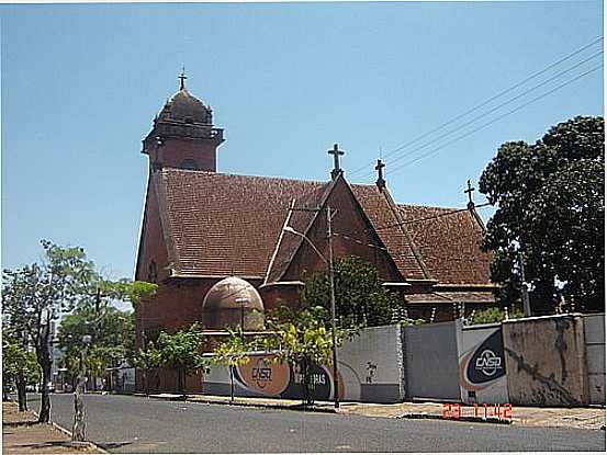 IGREJA DE N.SRA.DAS DORES EM UBERABA-FOTO:PAULOCESAR - UBERABA - MG