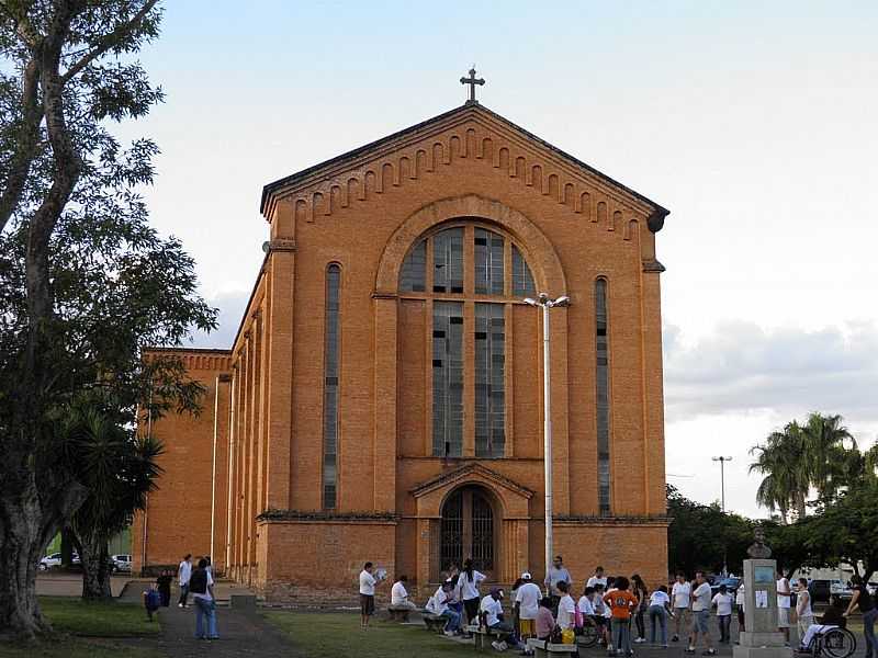 UBERABA-MG-IGREJA DE SANTA TEREZINHA-FOTO:ALTEMIRO OLINTO CRISTO - UBERABA - MG