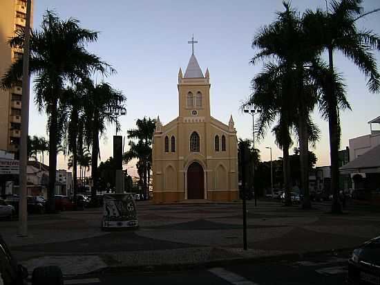 IGREJA DE N.SRA.DO ROSRIO EM UBERLNDIA-MG-FOTO:GIULIANO NOVAIS - UBERLNDIA - MG