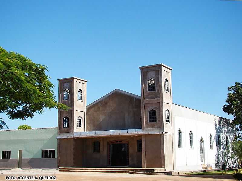 URUANA DE MINAS-MG-MATRIZ DE N.SRA.DA CONCEIO-FOTO:VICENTE A. QUEIROZ - URUANA DE MINAS - MG