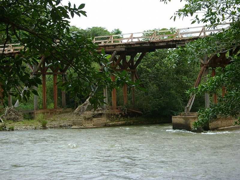 URUANA DE MINAS-MG-PONTE DA ILHA-FOTO:JOO CSSIO BARBOSA COSTA - URUANA DE MINAS - MG