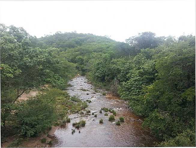 RIO EM VALO FUNDO, POR GABRIELA - VALO FUNDO - MG