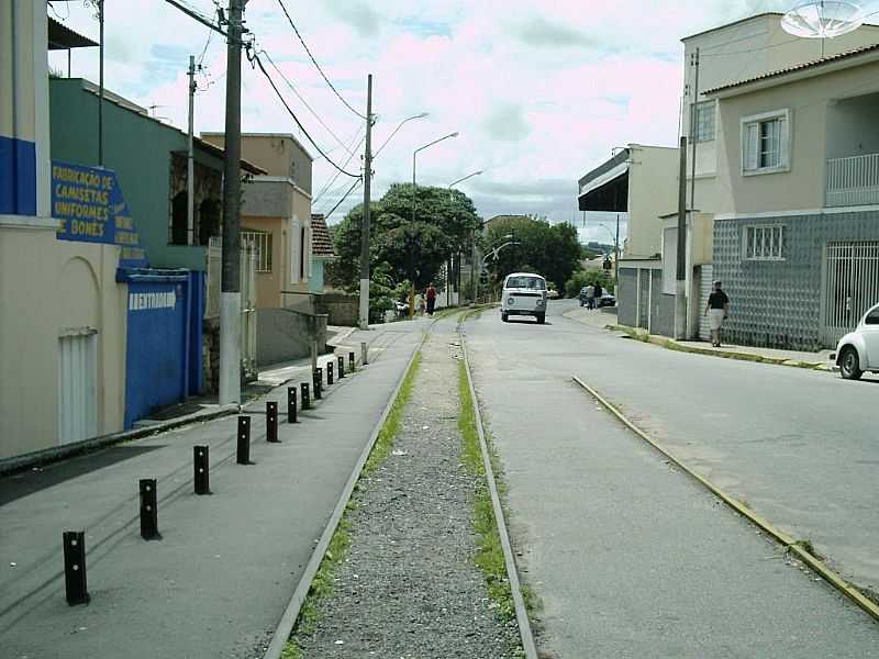 VARGINHA-MG-TRILHOS NO CENTRO DA CIDADE-FOTO:ROBSON SOUZA - VARGINHA - MG