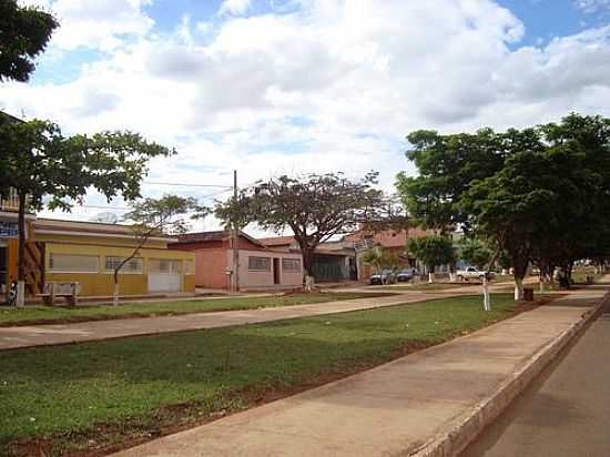 AV.JOVINO MARIANO GOMES VARJO DE MINAS-FOTO:FLVIO PORTO - VARJO DE MINAS - MG