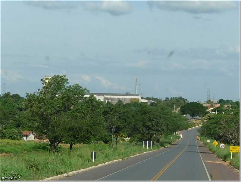 VRZEA DA PALMA-MG-CHEGANDO NA CIDADE PELA RODOVIA BR-496-FOTO:AENDER M. FERREIRA - VRZEA DA PALMA - MG