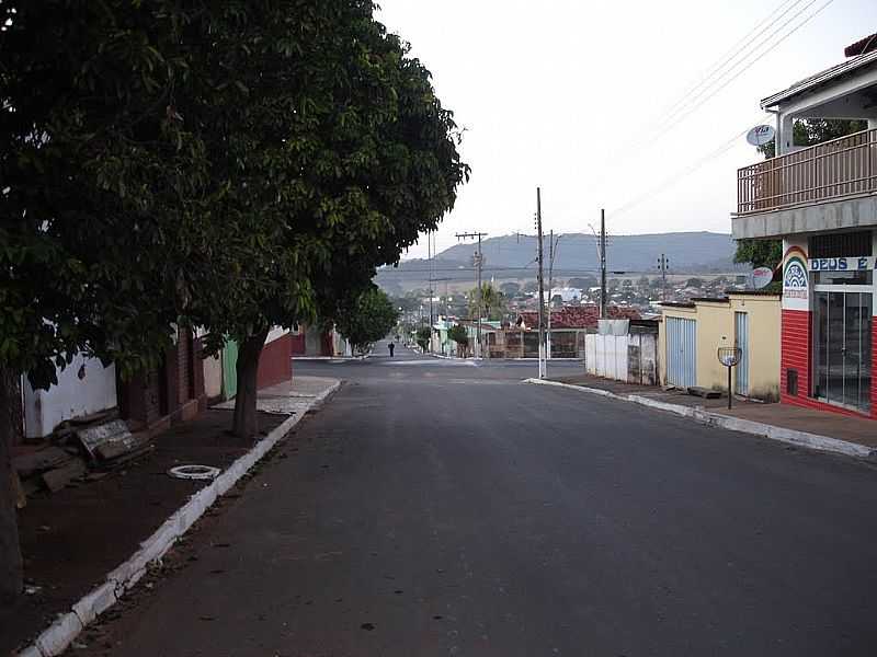 VAZANTE-MG-RUA DONA SEBASTIANA-FOTO:MARCOS BORNELLI - VAZANTE - MG