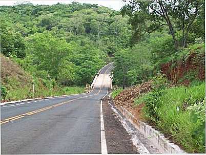 PRXIMO A PONTE DO RIO UBERABA , POR STEFERSON - VERSSIMO - MG