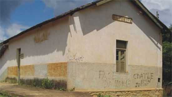 ESTAO FERROVIRIA DE SILVESTRE. CORTESIA P. B. FIALHO - VIOSA - MG