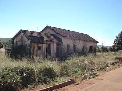 ANTIGA ESTAO FERROVIRIA-FOTO:CBNETTO007  - ZELNDIA - MG