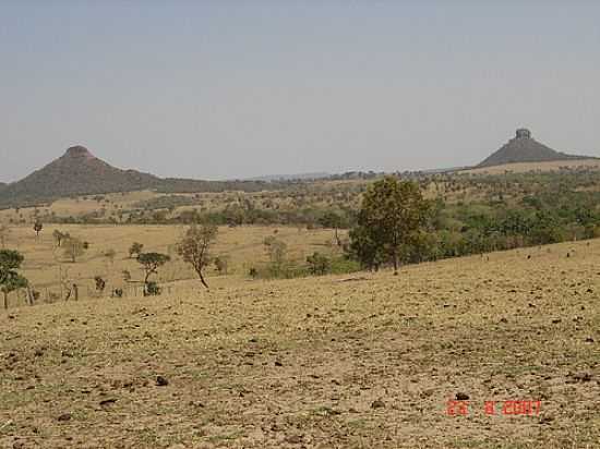 MORROS DO CHAPU E DA TIJELA-FOTO:JUVENAL COELHO RIBEI[PANORAMIO] - ALCINPOLIS - MS