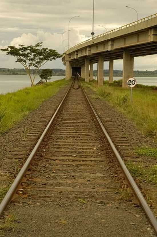 PONTE RODOFERROVIRIA-FOTO:AFROEHLICH - APARECIDA DO TABOADO - MS