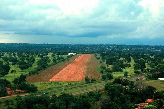 AEROPORTO DE AQUIDAUANA-FOTO:LUCAS LEUZINGER [PANORAMIO] - AQUIDAUANA - MS