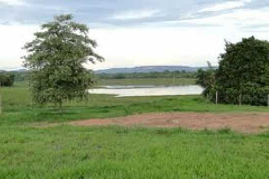 LAGOA COMPRIDA-FOTO:CARLOS MORCEGO [PANORAMIO] - AQUIDAUANA - MS