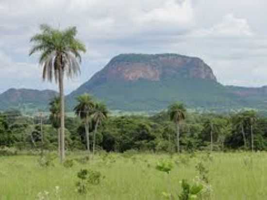 MORRO DO CHAPU,VISTO DA RODOVIA-FOTO:CARLOS MORCEGO [PANORAMIO] - AQUIDAUANA - MS