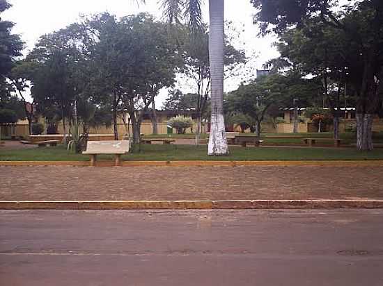 PRAA DA ESCOLA JAN ANTONIN BATA EM BATAIPOR-FOTO:JOSE DOS SANTOS - BATAIPOR - MS