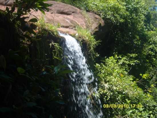 COCHOEIRA DO MORRO PAXIXI, POR PEDRO E FATINHA - CAMISO - MS